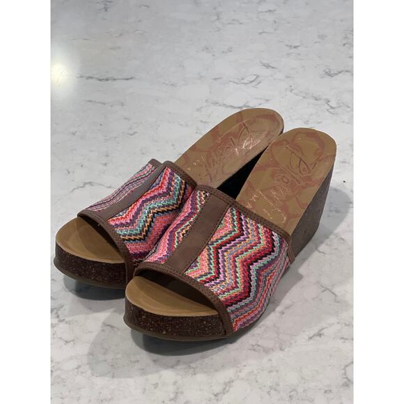 Blowfish Malibu Women’s Hula Platform Wedge Slip On Sandals Size 9 Beige Comfort - Picture 1 of 7